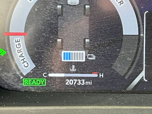 Used 2025 Toyota Crown XLE image 40