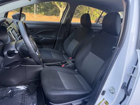 Used 2023 Nissan Versa S FWD image 11