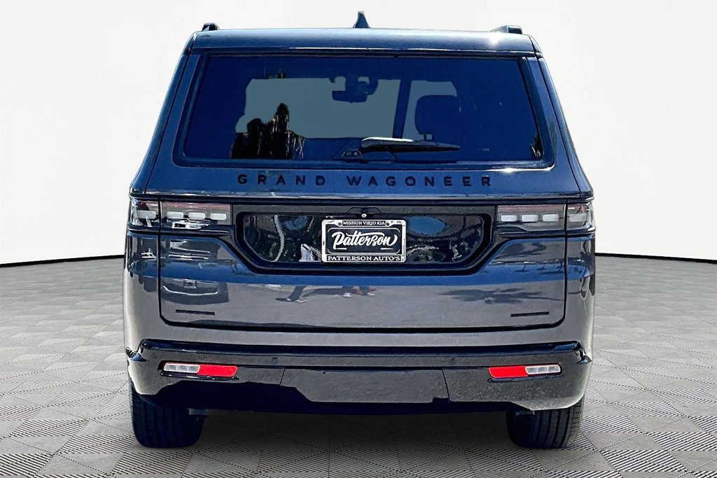 Used 2022 Jeep Grand Wagoneer Series II AWD/4WD image 4