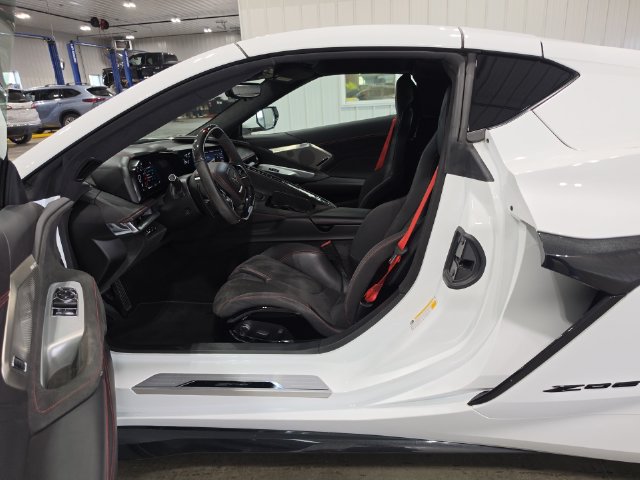 Used 2023 Chevrolet Corvette Z06 RWD image 24