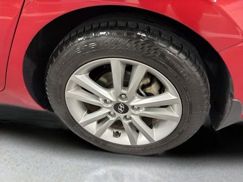 Used 2023 Hyundai Elantra SE image 33