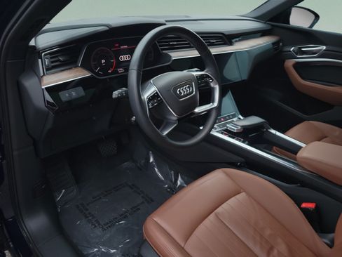 Used 2022 Audi e-tron Premium AWD/4WD image 19