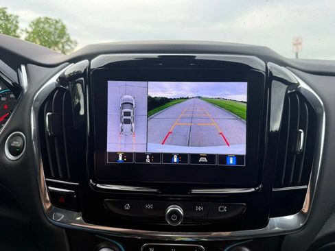 Used 2023 Chevrolet Traverse RS w/ LPO, Floor Liner Package FWD image 44