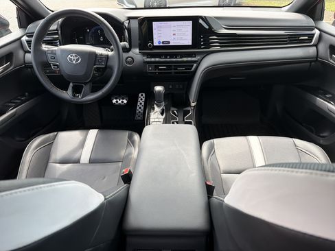 Certified 2025 Toyota Camry SE FWD image 4