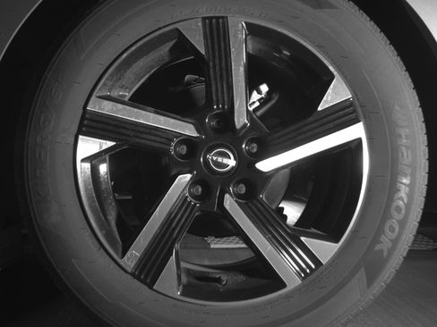 Used 2025 Nissan Sentra SV image 14