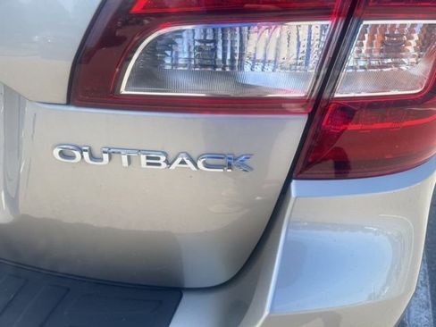 Used 2016 Subaru Outback 2.5i Limited image 10