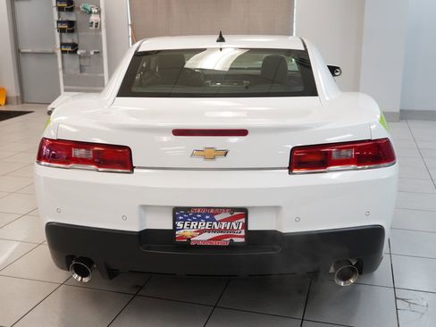 Used 2015 Chevrolet Camaro LT w/ 1LT Preferred Package RWD image 9