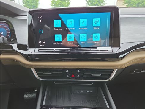 New 2026 Volkswagen Atlas Cross Sport SE AWD/4WD image 18