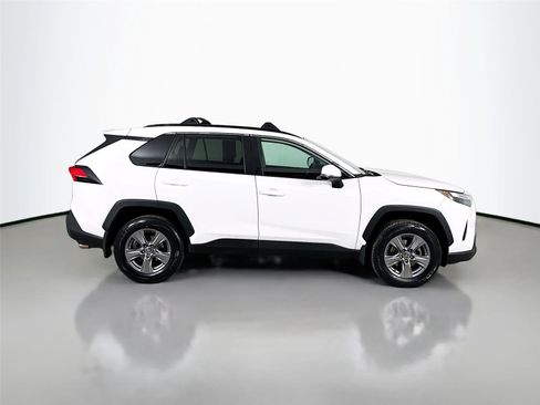 Used 2022 Toyota RAV4 XLE w/ Convenience Package AWD/4WD image 10