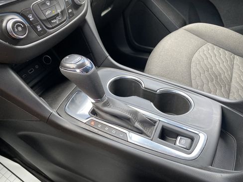 Used 2020 Chevrolet Equinox LT FWD image 30