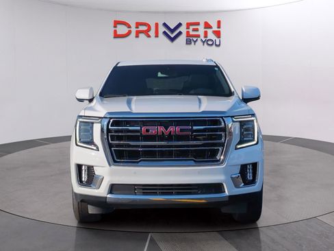 Used 2023 GMC Yukon SLT w/ SLT Premium Package image 8
