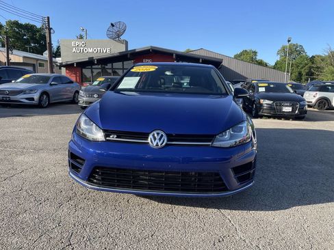Used 2016 Volkswagen Golf 4-Door image 3