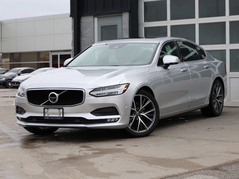 Used 2018 Volvo S90 T5 Momentum w/ Convenience Package image 3