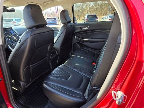 Used 2024 Ford Edge Titanium image 10