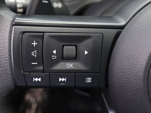 Used 2024 Nissan Rogue SV AWD/4WD image 22