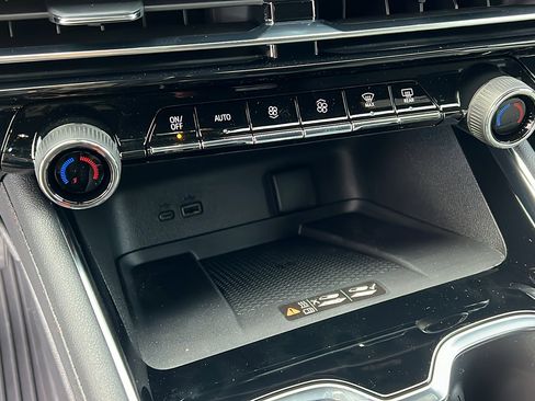 New 2026 Chevrolet Traverse Z71 image 25