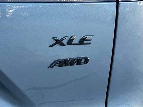 Used 2026 Toyota Corolla Cross XLE image 7