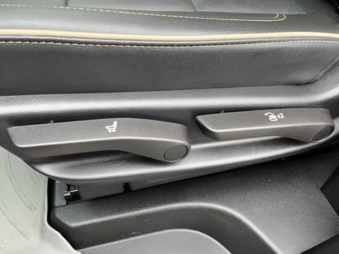 Certified 2023 GMC Yukon SLT image 29