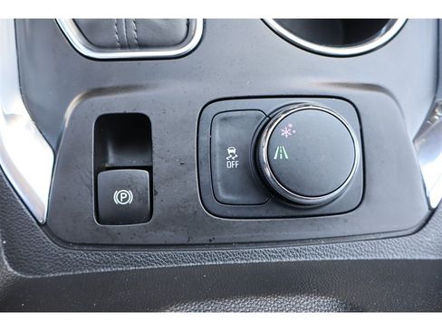 Used 2020 Chevrolet Traverse LT FWD image 38