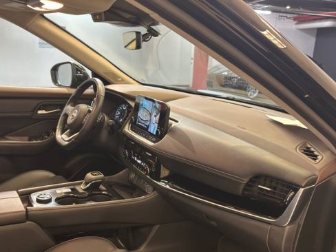 Used 2022 Nissan Rogue SL w/ SL Premium Package image 41