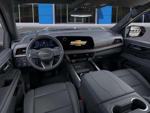 New 2025 Chevrolet Suburban Premier AWD/4WD image 15