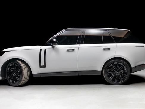 Used 2023 Land Rover Range Rover SE image 24