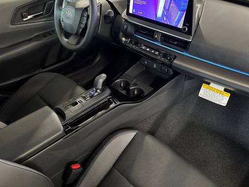 New 2027 Toyota Prius XLE FWD image 18