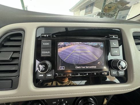 Used 2016 Honda HR-V LX image 14