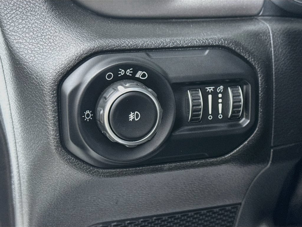Used 2018 Jeep Wrangler Unlimited Sport AWD/4WD image 11