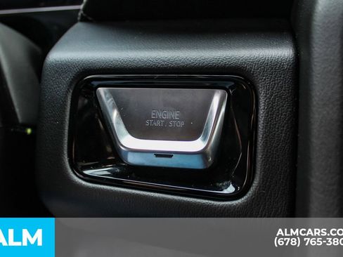 Used 2025 GMC Yukon XL Denali AWD/4WD image 31