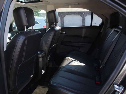 Used 2017 Chevrolet Equinox Premier w/ Enhanced Convenience Package AWD/4WD image 24