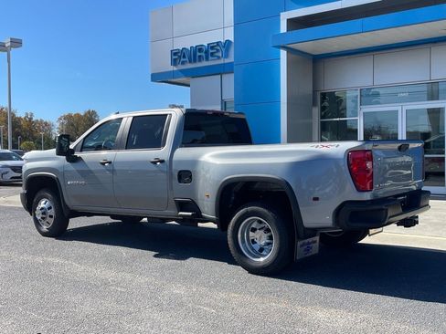 Used 2025 Chevrolet Silverado 3500 W/T image 3