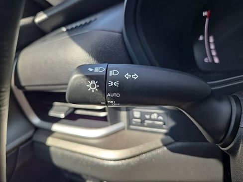Used 2025 Toyota Grand Highlander AWD image 21