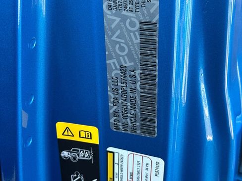 Certified 2023 Jeep Gladiator Sport image 27