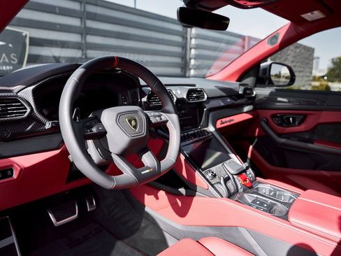 Used 2024 Lamborghini Urus S AWD/4WD image 2