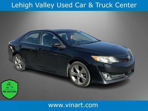 Used 2012 Toyota Camry SE image 1