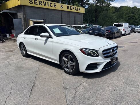 Used 2017 Mercedes-Benz E 300 image 4
