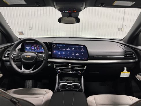 New 2026 Chevrolet Traverse LT w/ Sun and Wheel Package image 19