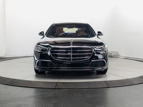Used 2024 Mercedes-Benz S 580 4MATIC Sedan image 2