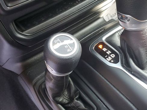 Certified 2023 Jeep Gladiator Sport AWD/4WD image 29