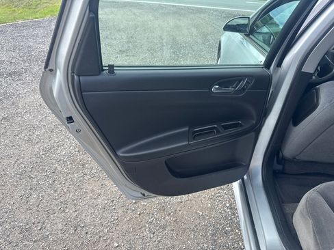 Used 2009 Chevrolet Impala LS FWD image 18