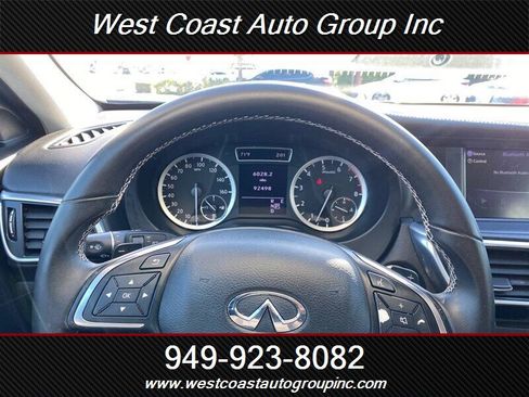 Used 2019 INFINITI QX30 image 18