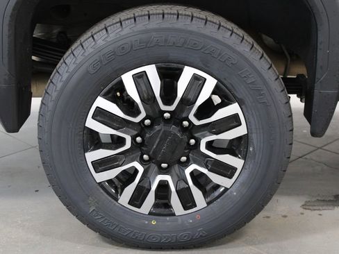 Used 2024 GMC Sierra 2500 Denali Ultimate AWD/4WD image 18