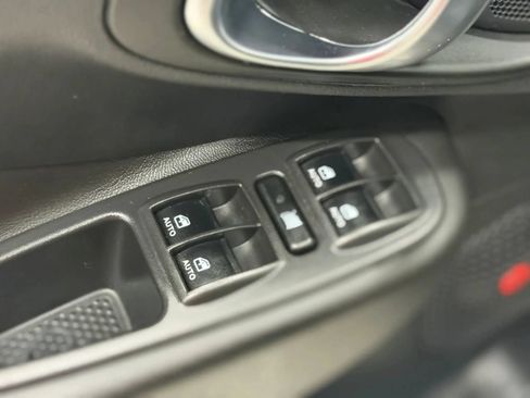 Used 2018 FIAT 500L Lounge FWD image 22