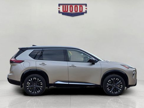 New 2026 Nissan Rogue Platinum image 2