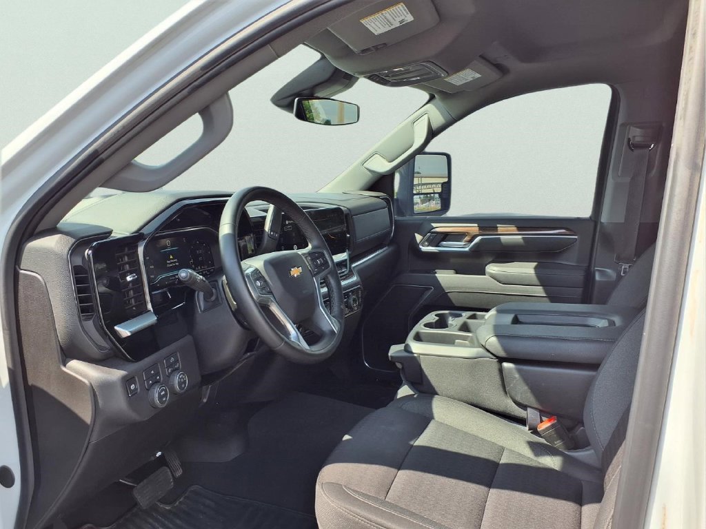 Used 2025 Chevrolet Silverado 2500 LT w/ Convenience Package AWD/4WD image 17