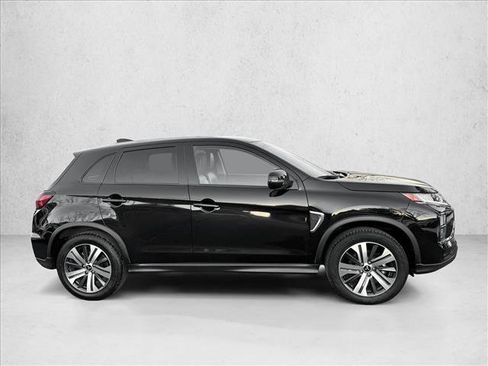 Used 2024 Mitsubishi Outlander SE image 4