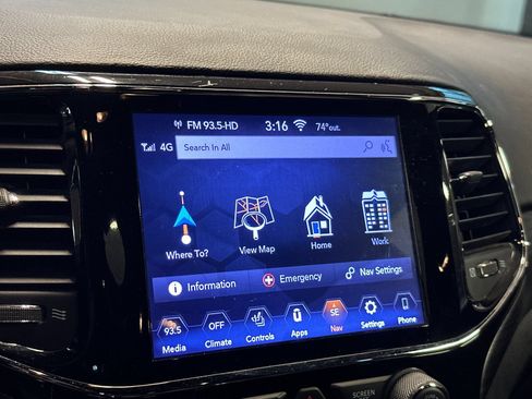 Certified 2020 Jeep Grand Cherokee Altitude AWD/4WD image 15