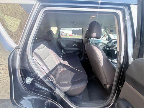 Used 2018 Kia Soul w/ Convenience Package FWD image 12