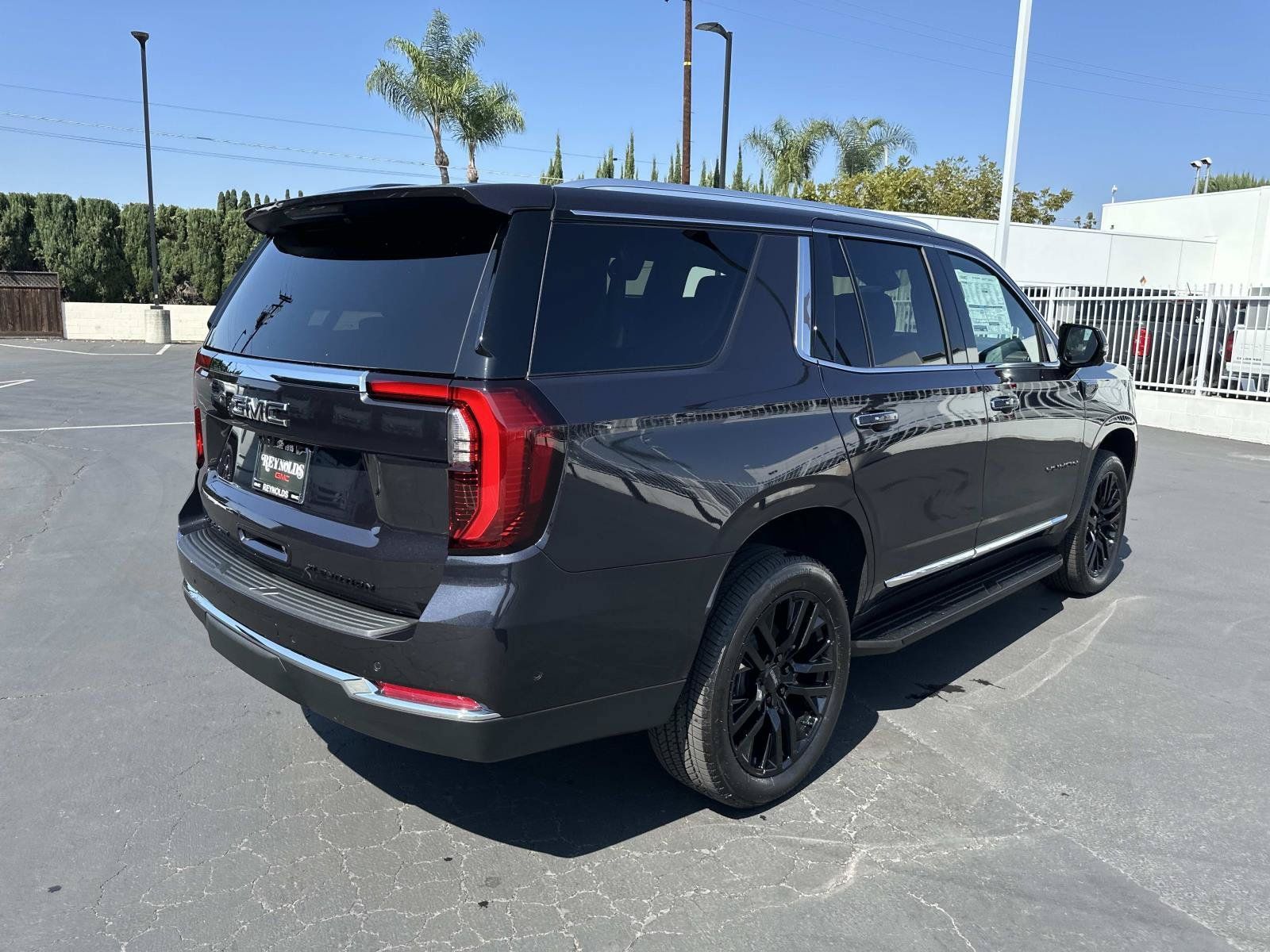 New 2026 GMC Yukon Elevation w/ Elevation Premium Package AWD/4WD image 6